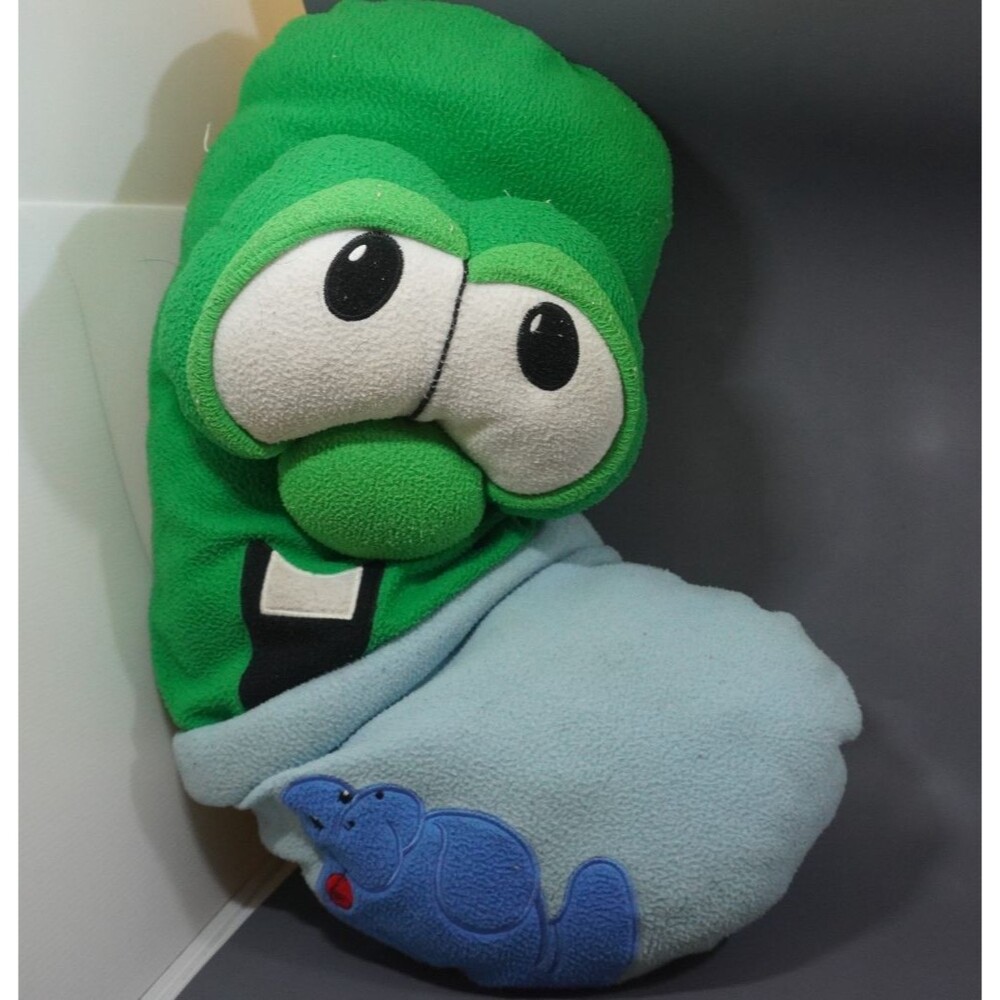 Vintage Veggie Tales Larry Cucumber in Pajamas Bedtime 2003 Plush 27 In Walrus